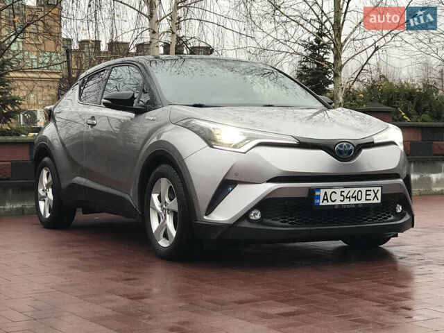 Серый Тойота C-HR, объемом двигателя 1.8 л и пробегом 69 тыс. км за 20700 $, фото 1 на Automoto.ua