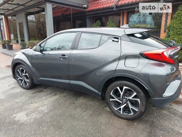 Серый Тойота C-HR, объемом двигателя 1.99 л и пробегом 47 тыс. км за 17300 $, фото 1 на Automoto.ua