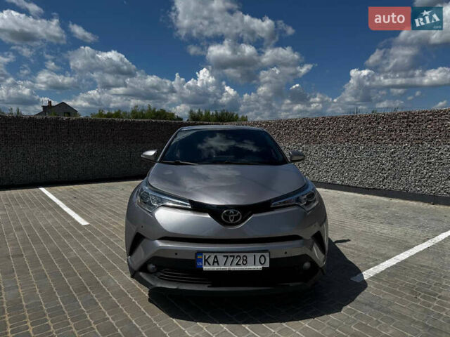 Серый Тойота C-HR, объемом двигателя 1.99 л и пробегом 92 тыс. км за 21300 $, фото 1 на Automoto.ua