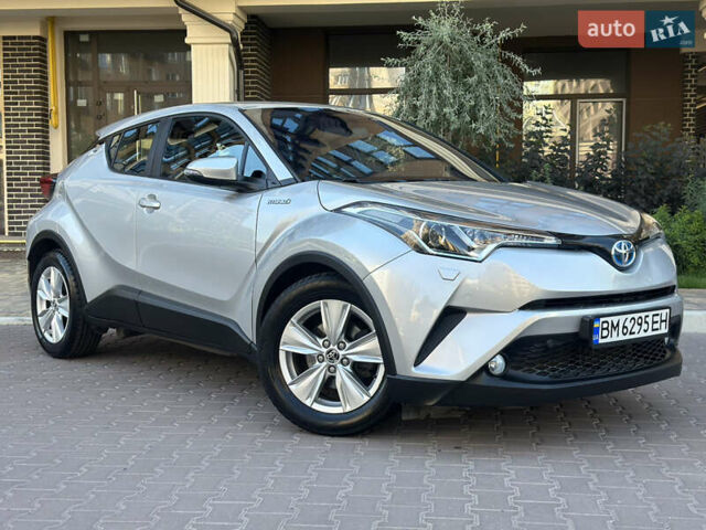 Серый Тойота C-HR, объемом двигателя 1.8 л и пробегом 90 тыс. км за 19999 $, фото 1 на Automoto.ua