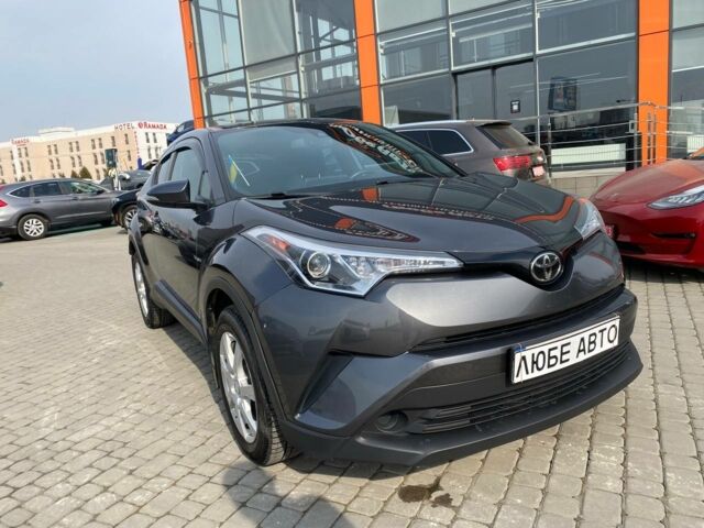 Серый Тойота C-HR, объемом двигателя 1.8 л и пробегом 109 тыс. км за 18600 $, фото 1 на Automoto.ua
