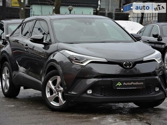 Серый Тойота C-HR, объемом двигателя 1.2 л и пробегом 39 тыс. км за 21400 $, фото 1 на Automoto.ua