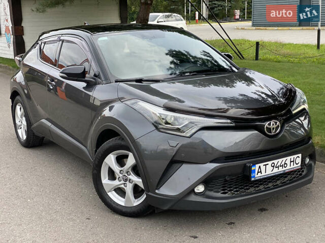 Серый Тойота C-HR, объемом двигателя 1.2 л и пробегом 64 тыс. км за 21450 $, фото 1 на Automoto.ua