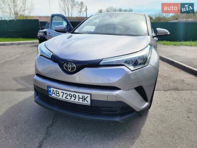 Серый Тойота C-HR, объемом двигателя 1.99 л и пробегом 86 тыс. км за 18600 $, фото 1 на Automoto.ua