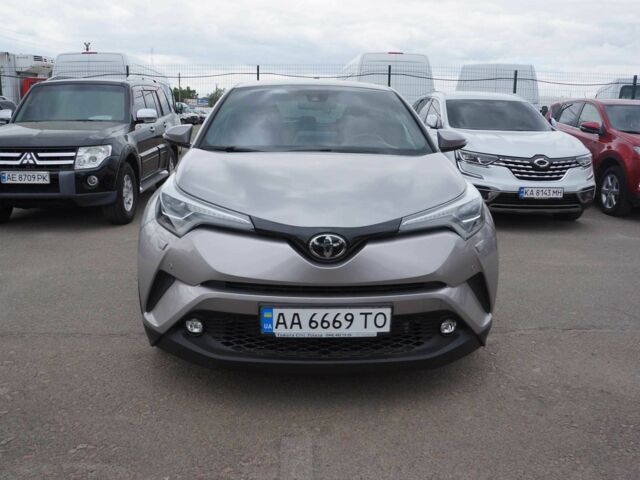 Серый Тойота C-HR, объемом двигателя 0.12 л и пробегом 75 тыс. км за 19700 $, фото 1 на Automoto.ua