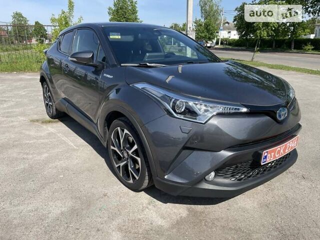 Серый Тойота C-HR, объемом двигателя 1.8 л и пробегом 98 тыс. км за 25400 $, фото 1 на Automoto.ua