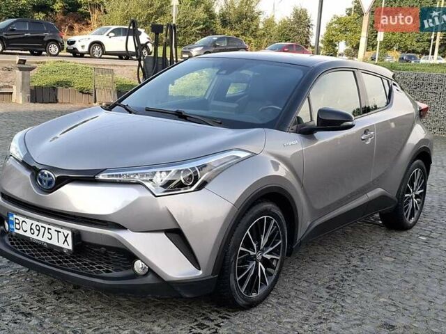 Серый Тойота C-HR, объемом двигателя 1.8 л и пробегом 90 тыс. км за 20300 $, фото 1 на Automoto.ua