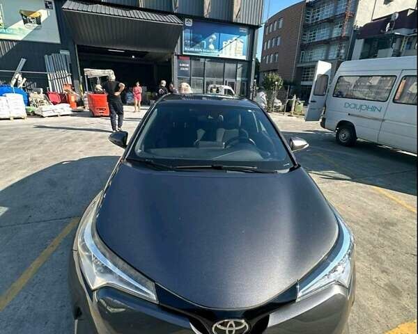 Сірий Тойота C-HR, об'ємом двигуна 2 л та пробігом 50 тис. км за 16000 $, фото 1 на Automoto.ua