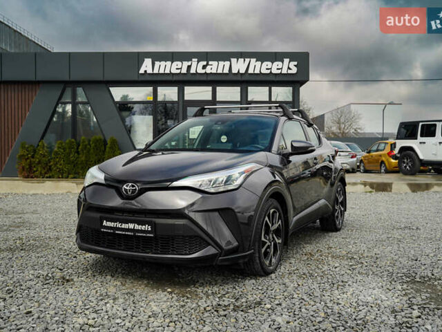Серый Тойота C-HR, объемом двигателя 2 л и пробегом 28 тыс. км за 22400 $, фото 1 на Automoto.ua