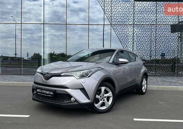 Сірий Тойота C-HR, об'ємом двигуна 1.2 л та пробігом 62 тис. км за 20933 $, фото 1 на Automoto.ua