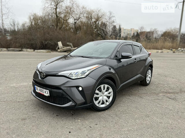 Серый Тойота C-HR, объемом двигателя 2 л и пробегом 14 тыс. км за 23800 $, фото 1 на Automoto.ua