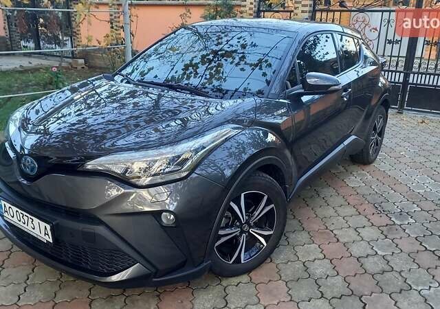 Серый Тойота C-HR, объемом двигателя 1.8 л и пробегом 71 тыс. км за 26500 $, фото 1 на Automoto.ua