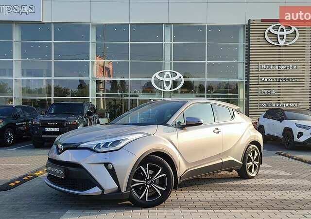 Серый Тойота C-HR, объемом двигателя 1.8 л и пробегом 81 тыс. км за 26309 $, фото 1 на Automoto.ua