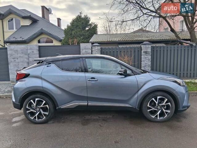Серый Тойота C-HR, объемом двигателя 1.99 л и пробегом 32 тыс. км за 28200 $, фото 1 на Automoto.ua