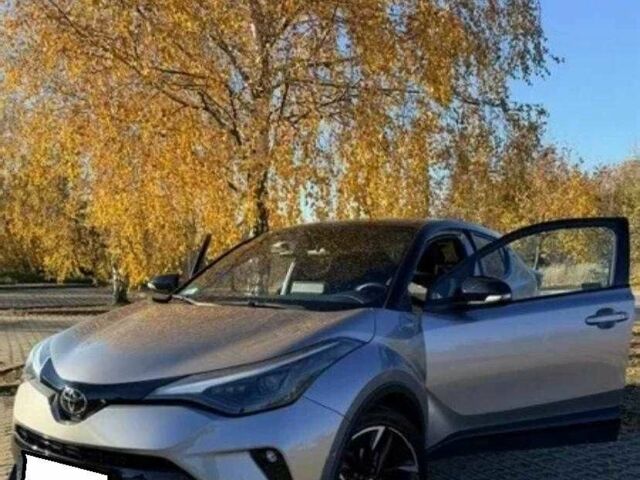 Серый Тойота C-HR, объемом двигателя 2 л и пробегом 64 тыс. км за 14800 $, фото 1 на Automoto.ua