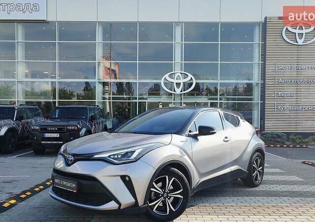 Серый Тойота C-HR, объемом двигателя 1.99 л и пробегом 32 тыс. км за 29200 $, фото 1 на Automoto.ua