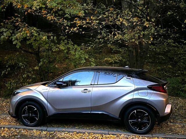 Серый Тойота C-HR, объемом двигателя 2 л и пробегом 47 тыс. км за 30800 $, фото 1 на Automoto.ua