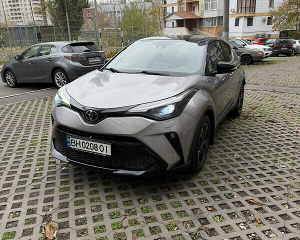 Серый Тойота C-HR, объемом двигателя 1.99 л и пробегом 19 тыс. км за 27500 $, фото 1 на Automoto.ua