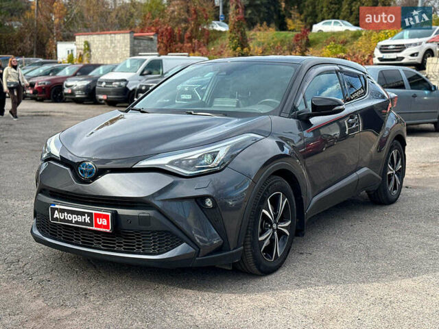 Серый Тойота C-HR, объемом двигателя 2 л и пробегом 42 тыс. км за 29890 $, фото 1 на Automoto.ua