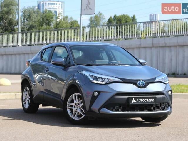 Серый Тойота C-HR, объемом двигателя 1.8 л и пробегом 29 тыс. км за 29900 $, фото 1 на Automoto.ua