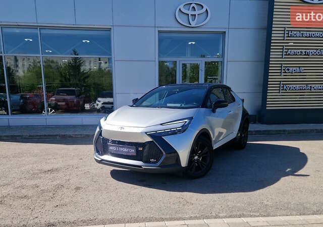 Серый Тойота C-HR, объемом двигателя 1.99 л и пробегом 2 тыс. км за 41254 $, фото 1 на Automoto.ua