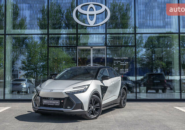 Серый Тойота C-HR, объемом двигателя 1.99 л и пробегом 1 тыс. км за 43425 $, фото 1 на Automoto.ua
