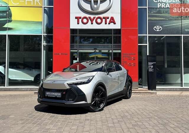 Серый Тойота C-HR, объемом двигателя 1.99 л и пробегом 2 тыс. км за 43425 $, фото 1 на Automoto.ua