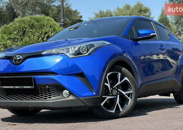 Синий Тойота C-HR, объемом двигателя 2 л и пробегом 41 тыс. км за 16700 $, фото 1 на Automoto.ua
