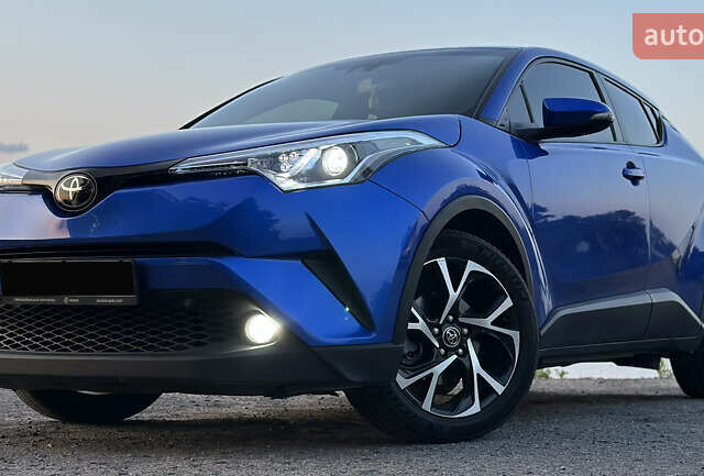 Синій Тойота C-HR, об'ємом двигуна 1.99 л та пробігом 41 тис. км за 16999 $, фото 1 на Automoto.ua
