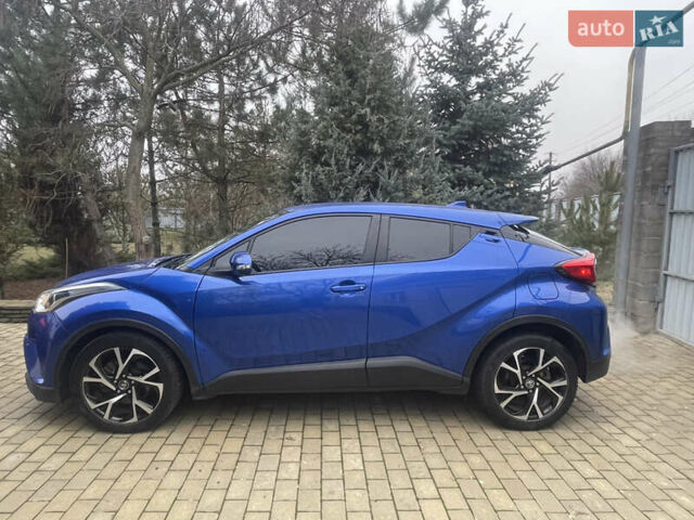Синий Тойота C-HR, объемом двигателя 1.99 л и пробегом 63 тыс. км за 17300 $, фото 1 на Automoto.ua