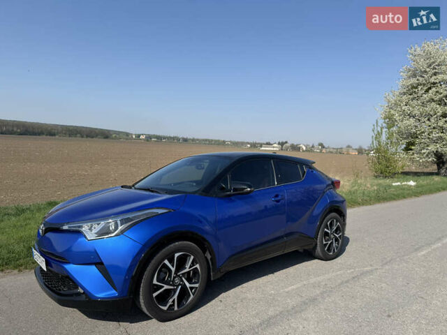 Синий Тойота C-HR, объемом двигателя 2 л и пробегом 69 тыс. км за 17900 $, фото 1 на Automoto.ua