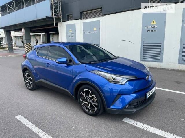 Синий Тойота C-HR, объемом двигателя 2 л и пробегом 62 тыс. км за 23950 $, фото 1 на Automoto.ua