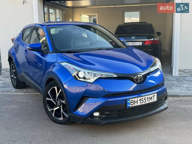 Синий Тойота C-HR, объемом двигателя 2 л и пробегом 113 тыс. км за 21300 $, фото 1 на Automoto.ua