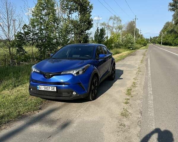 Синий Тойота C-HR, объемом двигателя 2 л и пробегом 92 тыс. км за 18950 $, фото 1 на Automoto.ua