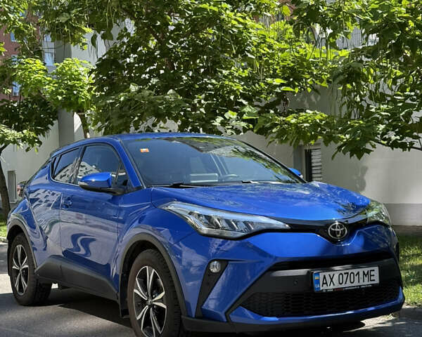 Синий Тойота C-HR, объемом двигателя 1.2 л и пробегом 135 тыс. км за 19300 $, фото 1 на Automoto.ua