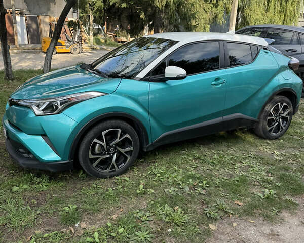 Зеленый Тойота C-HR, объемом двигателя 1.99 л и пробегом 68 тыс. км за 17600 $, фото 1 на Automoto.ua