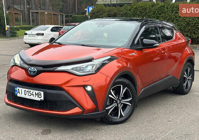 Помаранчевий Тойота C-HR, об'ємом двигуна 1.99 л та пробігом 60 тис. км за 27500 $, фото 1 на Automoto.ua