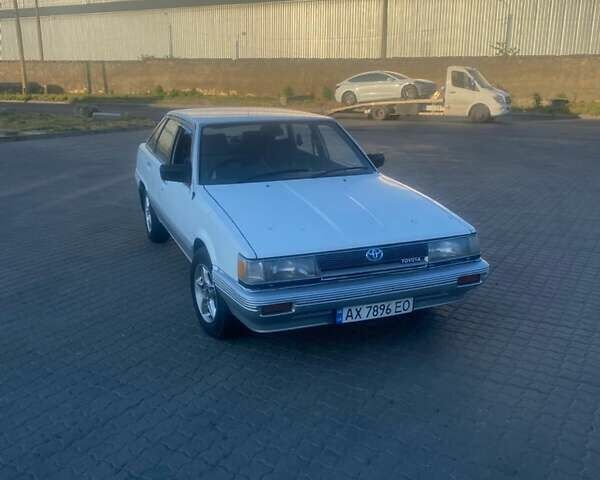 Белый Тойота Камри, объемом двигателя 1.8 л и пробегом 218 тыс. км за 1800 $, фото 1 на Automoto.ua