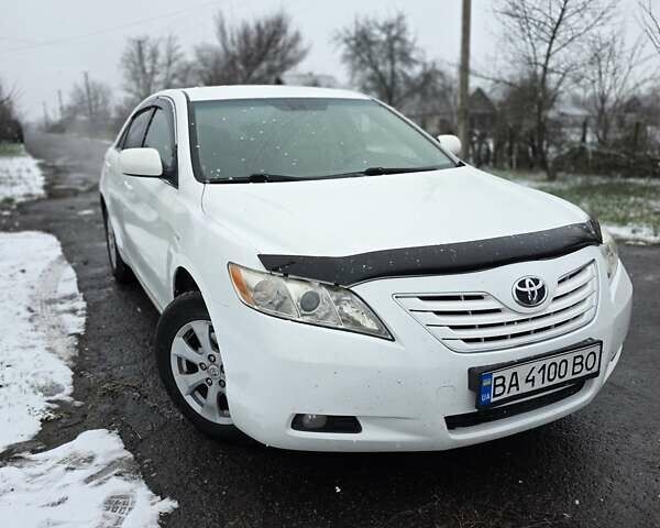 Білий Тойота Камрі, об'ємом двигуна 2.36 л та пробігом 215 тис. км за 7900 $, фото 1 на Automoto.ua