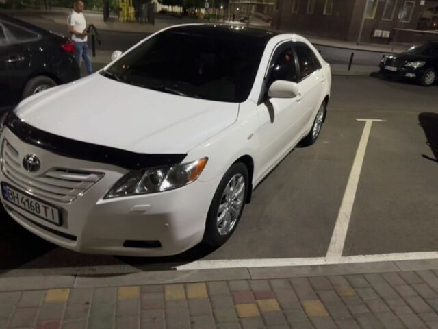 Белый Тойота Камри, объемом двигателя 3.5 л и пробегом 201 тыс. км за 11500 $, фото 1 на Automoto.ua