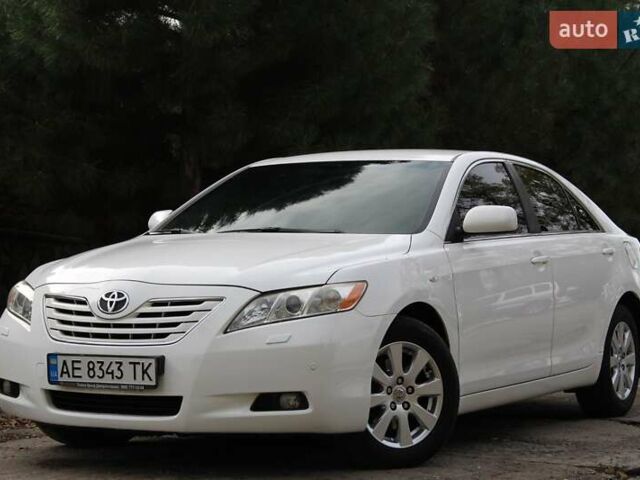 Тойота Камри 2008 в Верхнеднепровске на Automoto.ua Белый Тойота Камри, объемом двигателя 3.46 л и пробегом 281 тыс. км за 9800 $, фото 1 на Automoto.ua