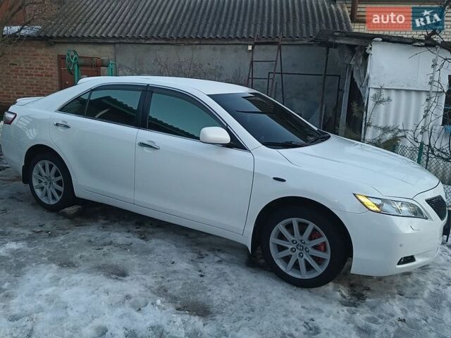 Белый Тойота Камри, объемом двигателя 3.46 л и пробегом 232 тыс. км за 10850 $, фото 1 на Automoto.ua