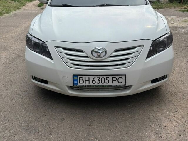 Белый Тойота Камри, объемом двигателя 2.36 л и пробегом 230 тыс. км за 7500 $, фото 1 на Automoto.ua