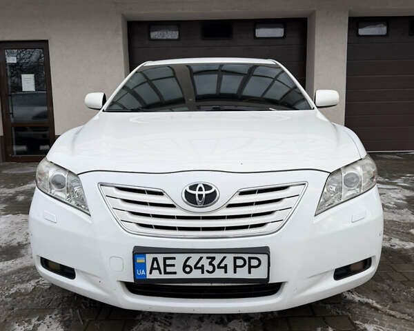 Білий Тойота Камрі, об'ємом двигуна 3.46 л та пробігом 223 тис. км за 10300 $, фото 1 на Automoto.ua