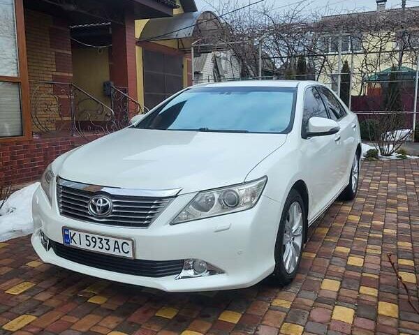 Білий Тойота Камрі, об'ємом двигуна 2.5 л та пробігом 286 тис. км за 11750 $, фото 1 на Automoto.ua