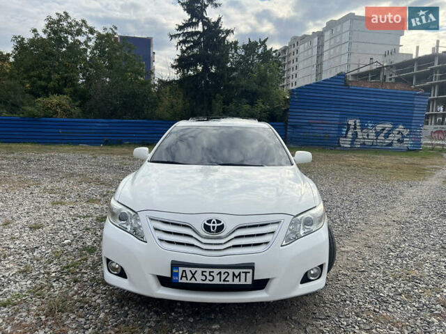 Білий Тойота Камрі, об'ємом двигуна 3.46 л та пробігом 149 тис. км за 11500 $, фото 1 на Automoto.ua
