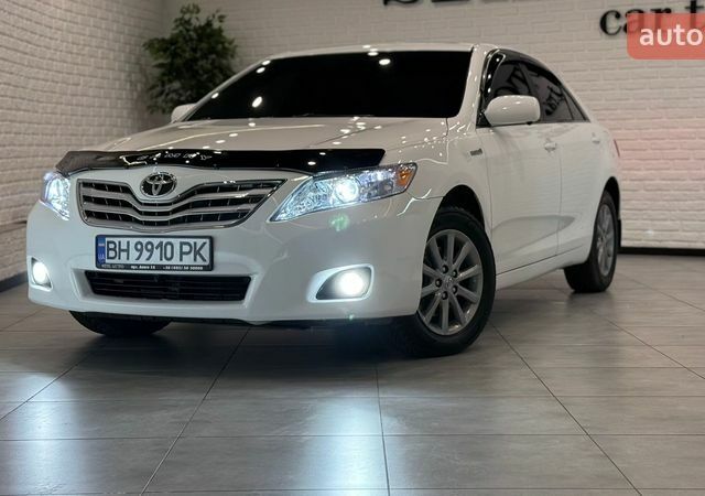 Білий Тойота Камрі, об'ємом двигуна 2.36 л та пробігом 272 тис. км за 10999 $, фото 1 на Automoto.ua