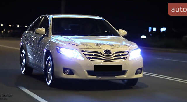 Белый Тойота Камри, объемом двигателя 2.4 л и пробегом 19 тыс. км за 18900 $, фото 1 на Automoto.ua