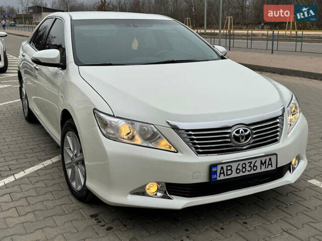 Білий Тойота Камрі, об'ємом двигуна 2.49 л та пробігом 256 тис. км за 11900 $, фото 1 на Automoto.ua