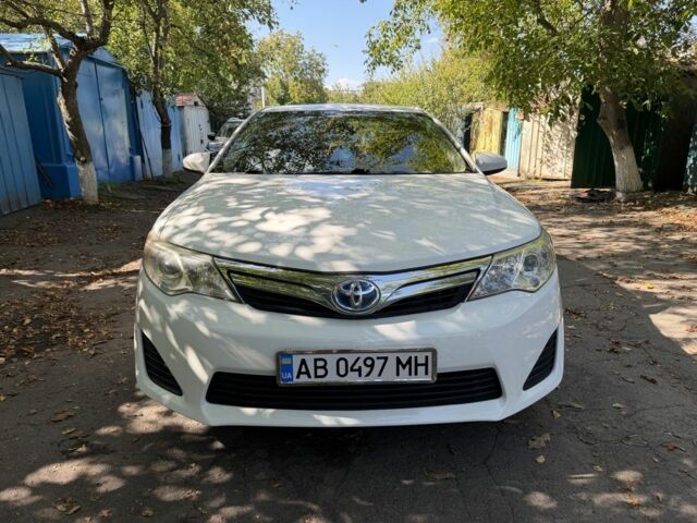 Білий Тойота Камрі, об'ємом двигуна 2.5 л та пробігом 310 тис. км за 12250 $, фото 1 на Automoto.ua